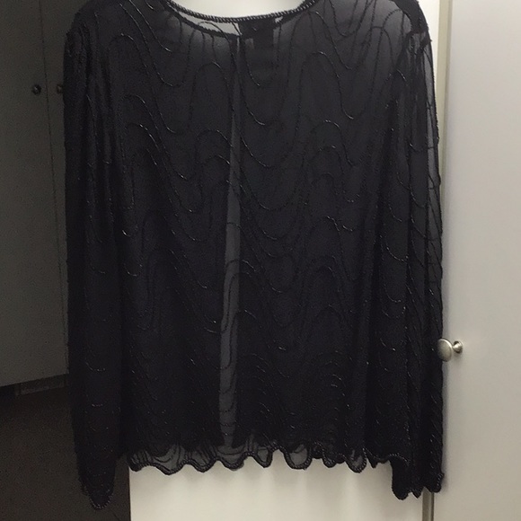JMD BLACK SEQUINED TOP OPEN WITH ONE HOOK ON TOP. - Picture 13 of 14